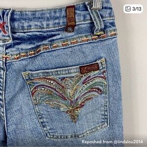 Y2K vintage ZANA DI, juniors size 7, inseam appx 30.
